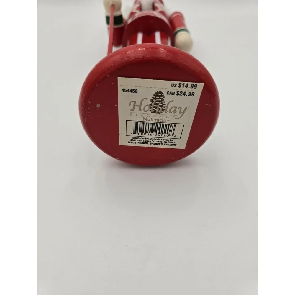 Holiday‎ Elegance Wooden Nutcracker Red 16